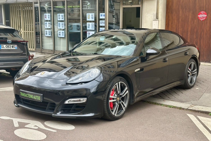 PORSCHE PANAMERA GTS