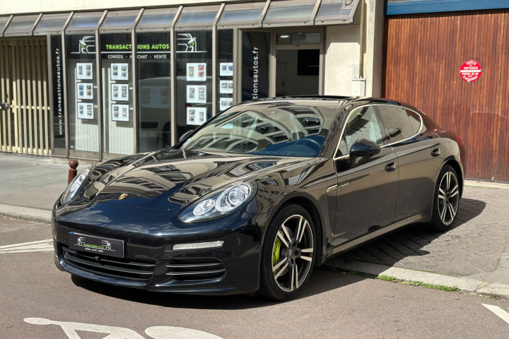 PORSCHE PANAMERA