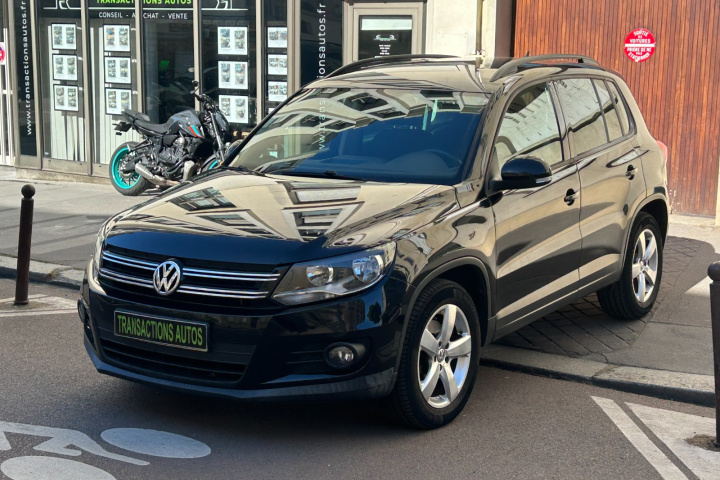 VOLKSWAGEN TIGUAN