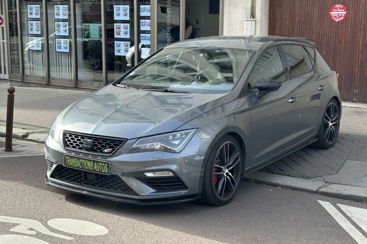 SEAT LEON