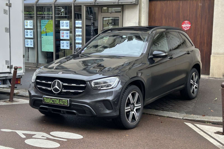 MERCEDES GLC