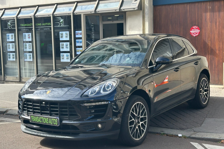 PORSCHE MACAN