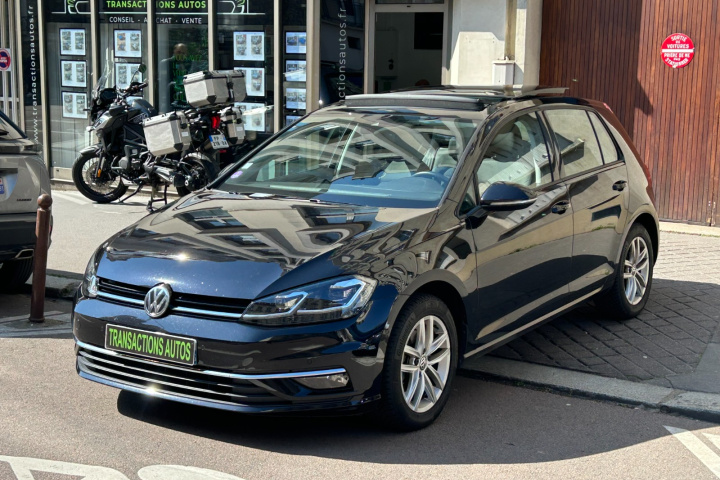 VOLKSWAGEN GOLF