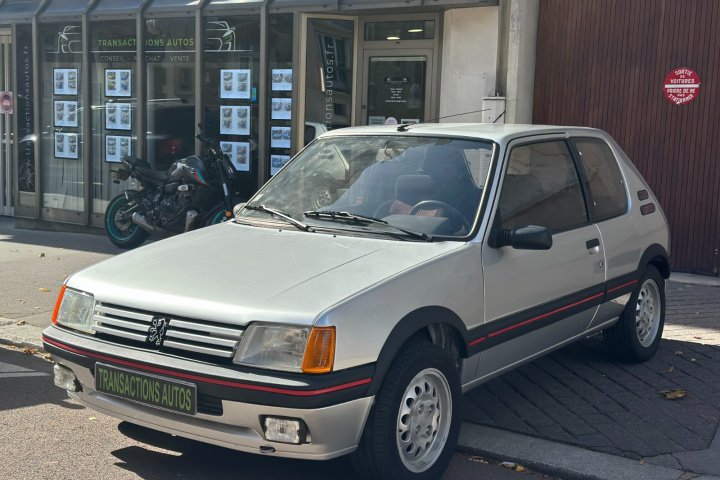 PEUGEOT 205