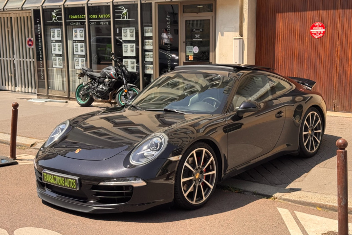 PORSCHE 911 CARRERA COUPE