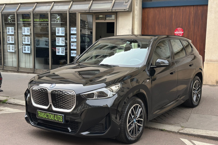 BMW IX1