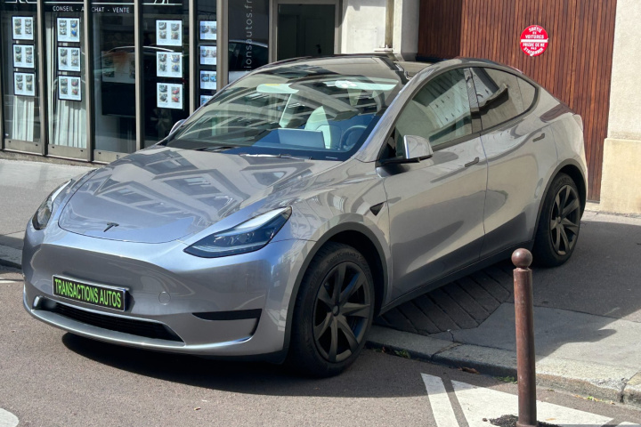 TESLA MODEL Y