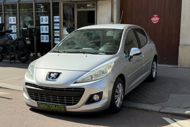 PEUGEOT 207