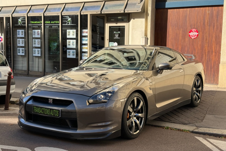 NISSAN GT-R