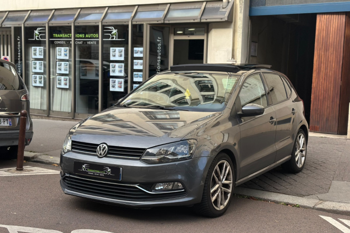 VOLKSWAGEN POLO