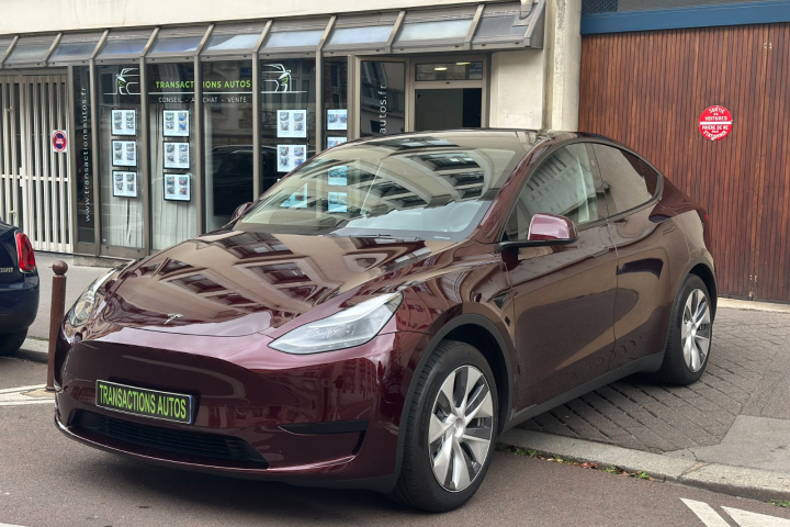 TESLA MODEL Y