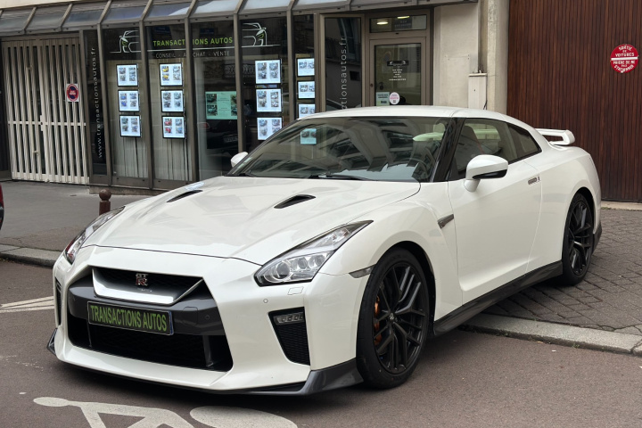 NISSAN  GTR