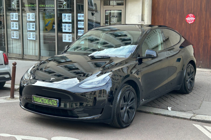 TESLA MODEL Y