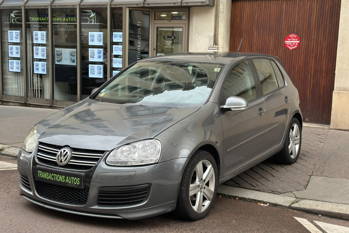 VOLKSWAGEN GOLF