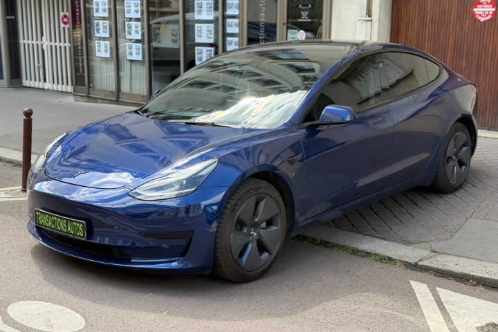 TESLA MODEL 3