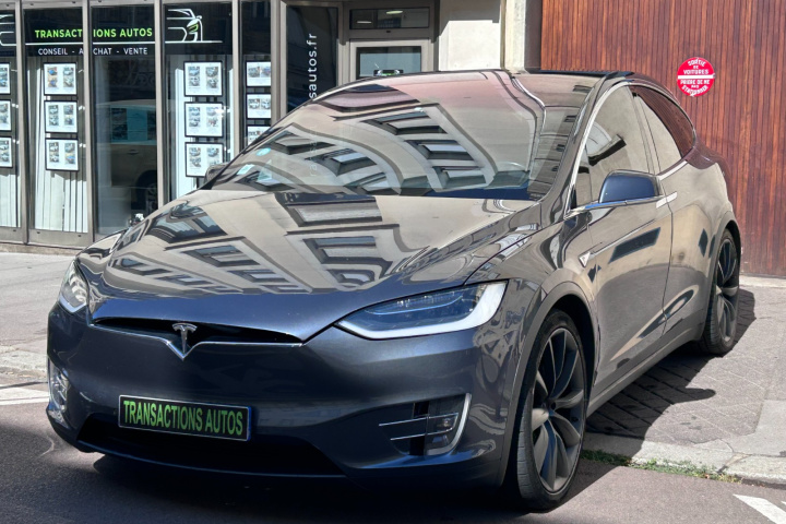 TESLA MODEL X