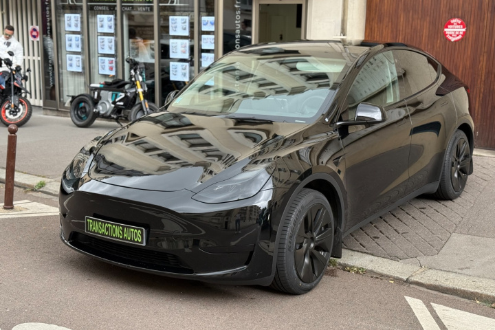 TESLA MODEL Y
