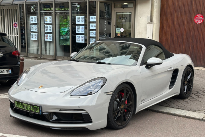 PORSCHE 718 BOXSTER
